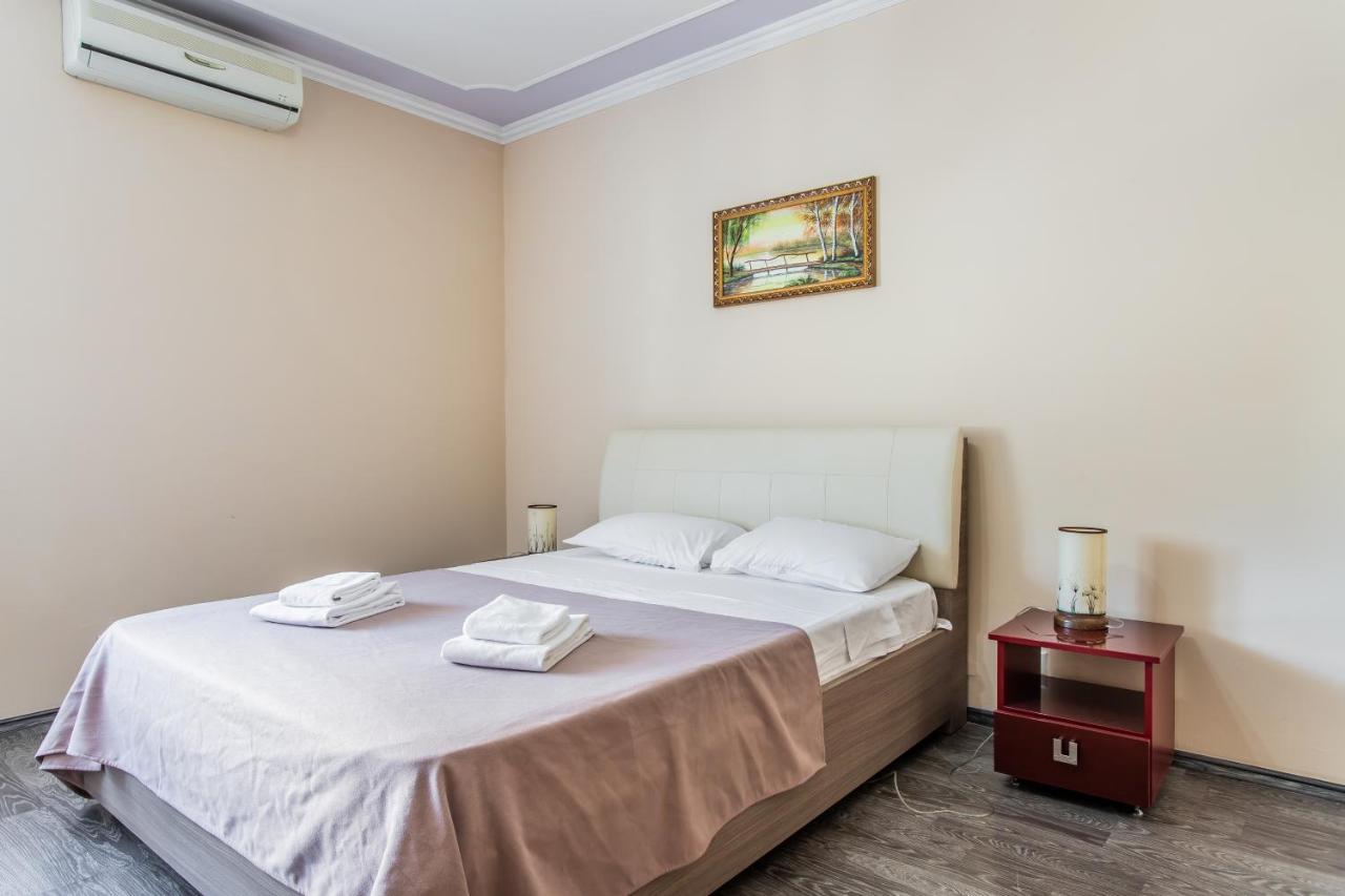 Star Rent Hotel Chişinău Extérieur photo