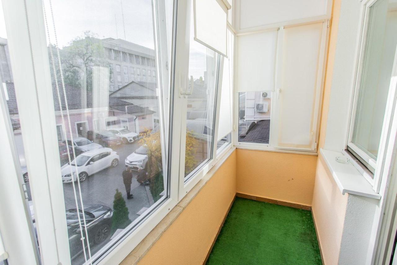 Star Rent Hotel Chişinău Extérieur photo