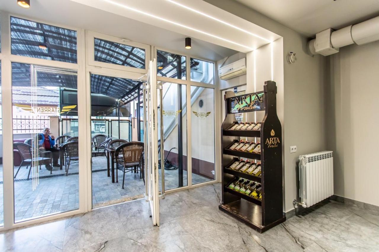 Star Rent Hotel Chişinău Extérieur photo