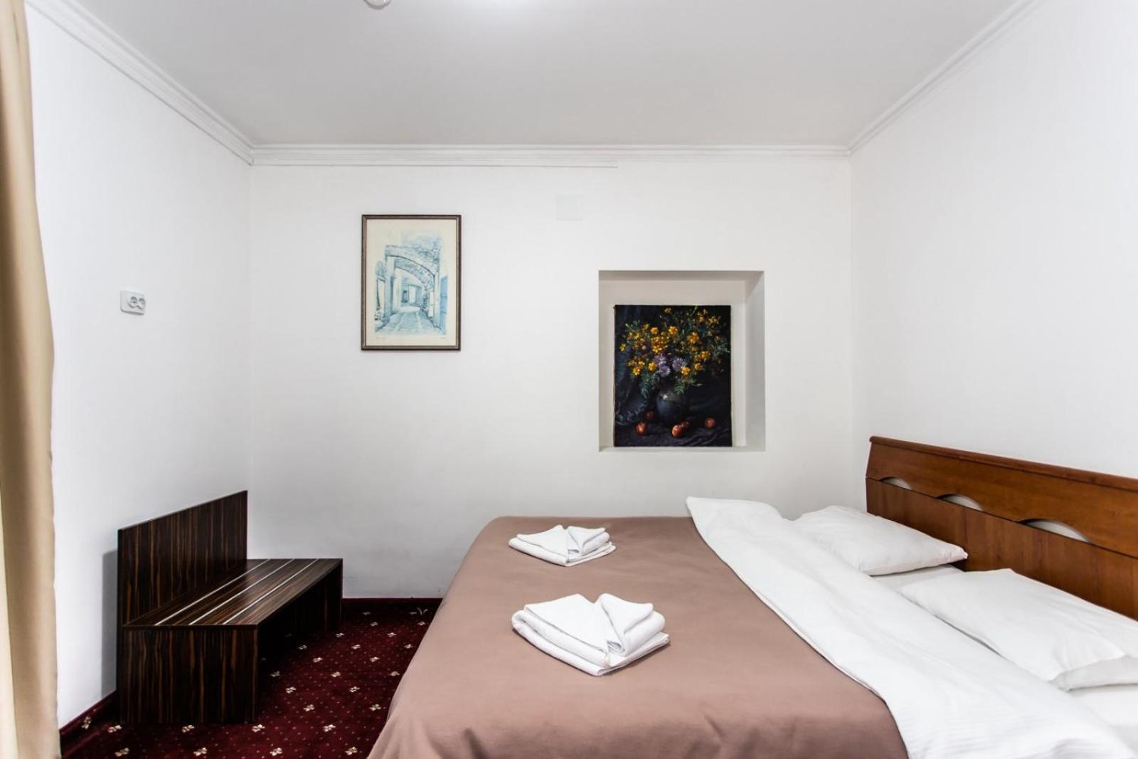 Star Rent Hotel Chişinău Extérieur photo
