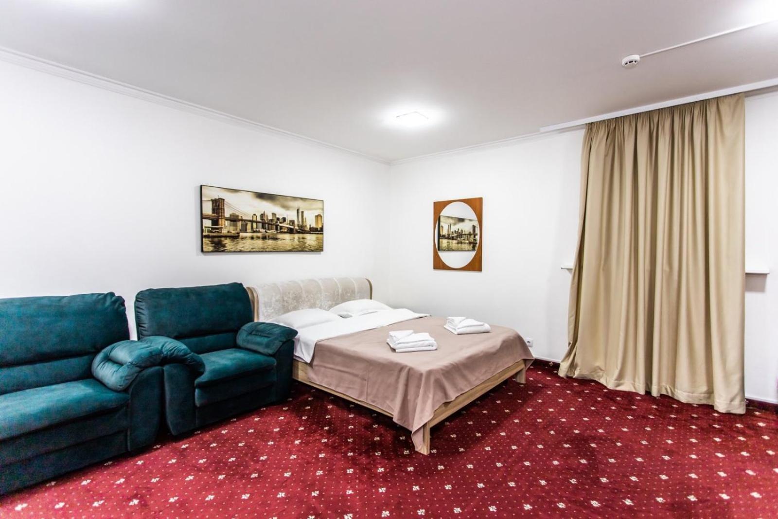 Star Rent Hotel Chişinău Extérieur photo