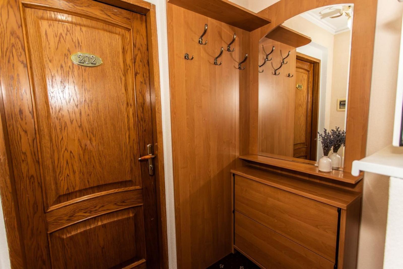 Star Rent Hotel Chişinău Extérieur photo